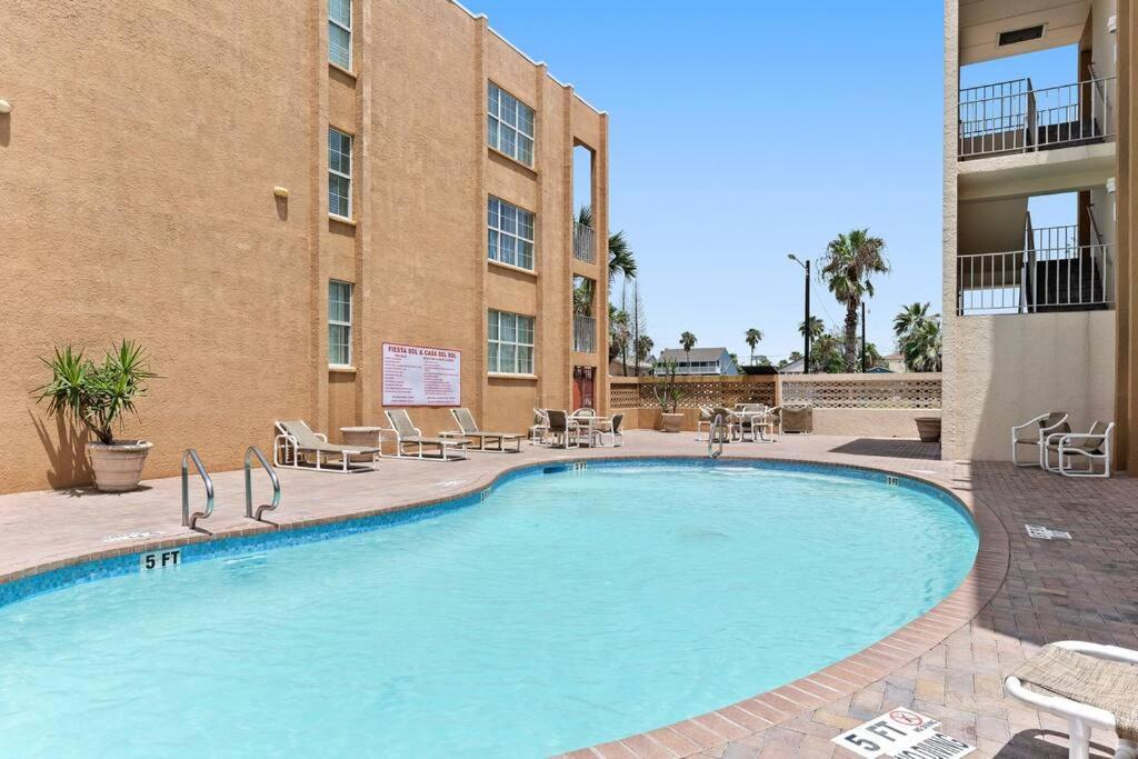 2 Bed 1 Bath Condo By Beach & Entertainment South Padre Island Exterior photo